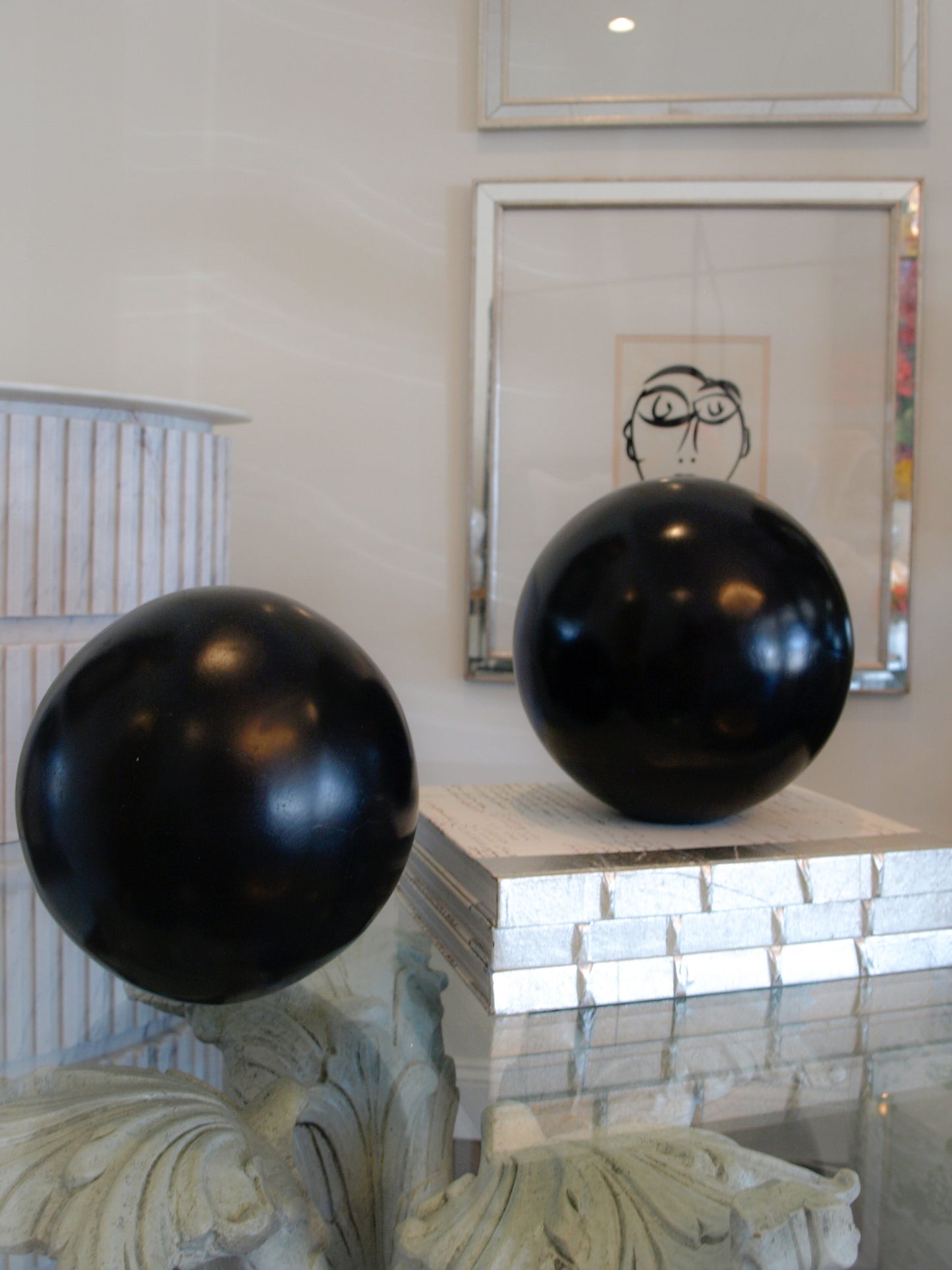 BLACK CONCRETE BALL