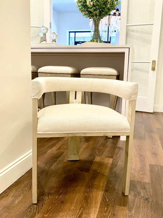 UPHOLSTERED ACCENT CHAIR